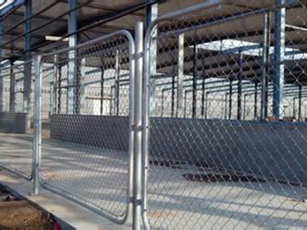 鐵絲網護欄圖片3 鐵絲網護欄圖片3