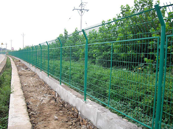 公路護欄網(wǎng)圖片7 公路護欄網(wǎng)圖片7