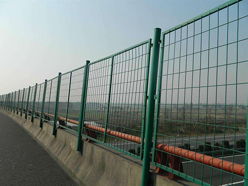 橋梁隔離網(wǎng)圖片2 橋梁隔離網(wǎng)圖片2