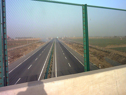 橋梁隔離網(wǎng)圖片4 橋梁隔離網(wǎng)圖片4