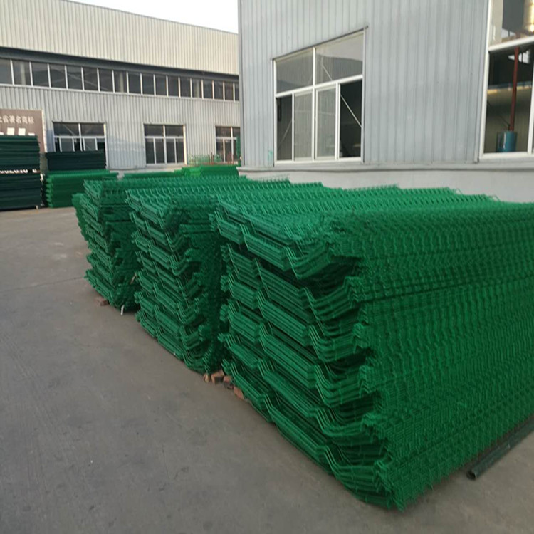 內(nèi)蒙古工業(yè)設(shè)計(jì)園光伏圍墻護(hù)欄網(wǎng)工程圖片4