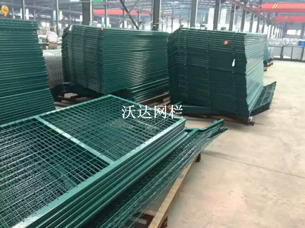 滬昆鐵路貴州段防護柵欄護欄網(wǎng)項目圖片5 滬昆鐵路貴州段防護柵欄護欄網(wǎng)項目圖片5