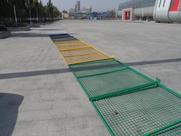 浸塑隔離網圖片4 浸塑隔離網圖片4