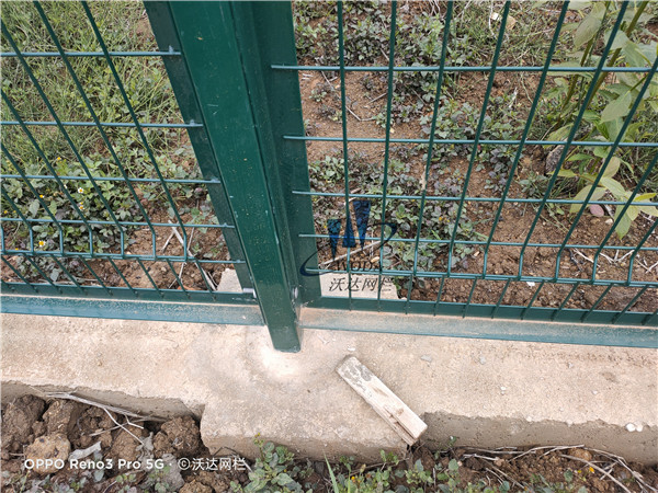 云南機場鋼筋網(wǎng)圍界護欄網(wǎng)圖片3 云南機場鋼筋網(wǎng)圍界護欄網(wǎng)圖片3