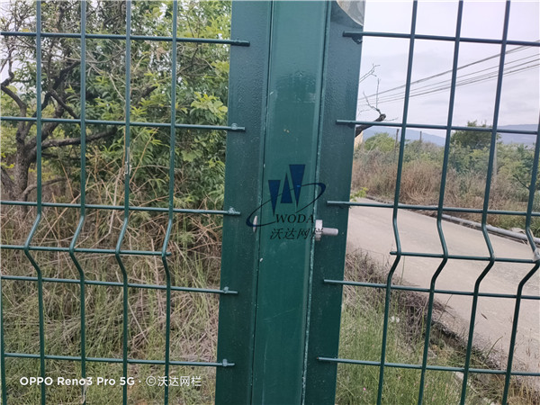 云南機場鋼筋網(wǎng)圍界護欄網(wǎng)圖片4 云南機場鋼筋網(wǎng)圍界護欄網(wǎng)圖片4