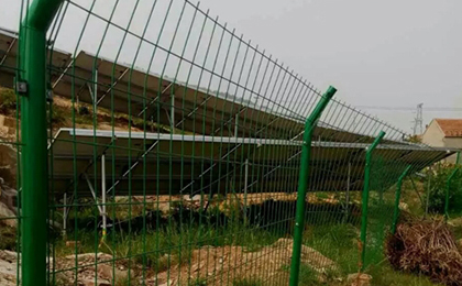 光伏發(fā)電圍欄網 光伏發(fā)電圍欄網