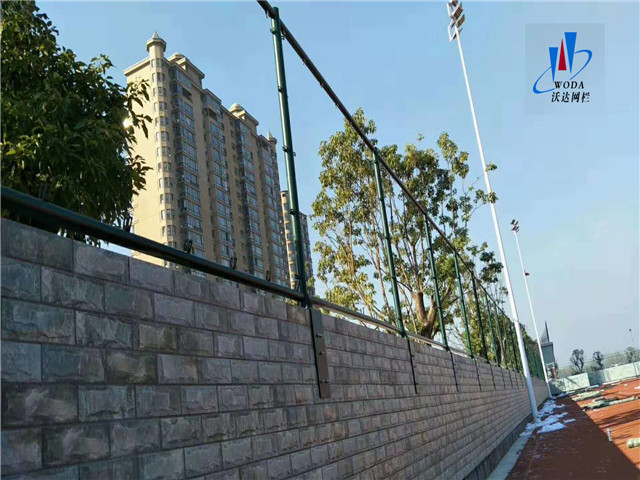 安徽皖西當代運動場圍網工程圖片3 安徽皖西當代運動場圍網工程圖片3