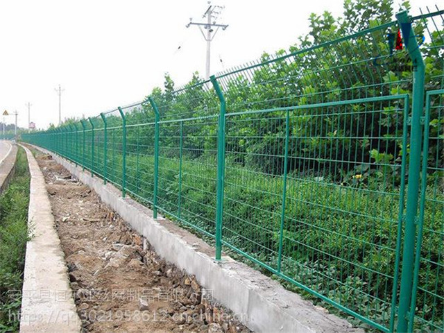 公路隔離柵圖片2 公路隔離柵圖片2