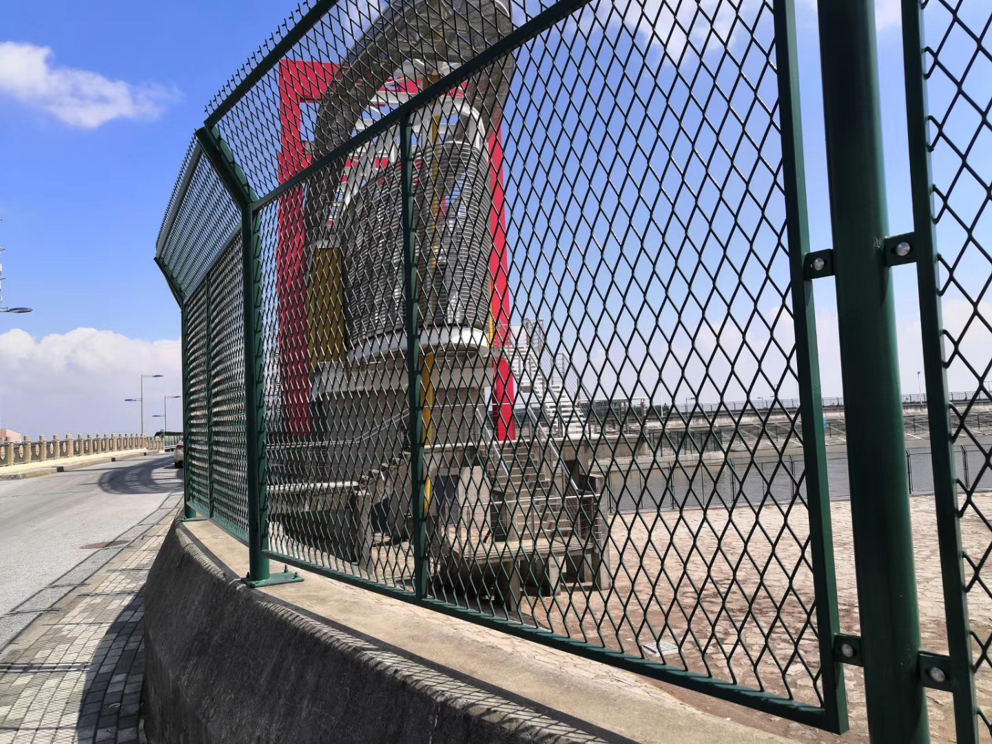 監(jiān)獄圍網(wǎng)圖片6 監(jiān)獄圍網(wǎng)圖片6